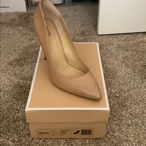 Michael Kors, pointy toe heel